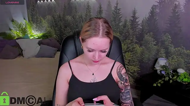 Carol  Cox online show from 11/03/25, 10:42