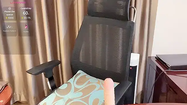 77Ssuri online show from 02/07/25, 02:47