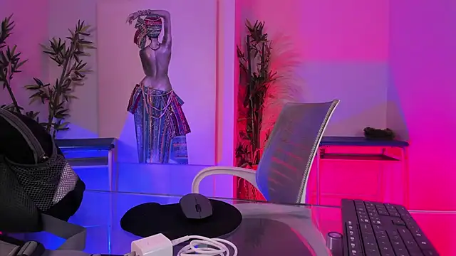 lilith-deveraux online show from 02/13/25, 12:00