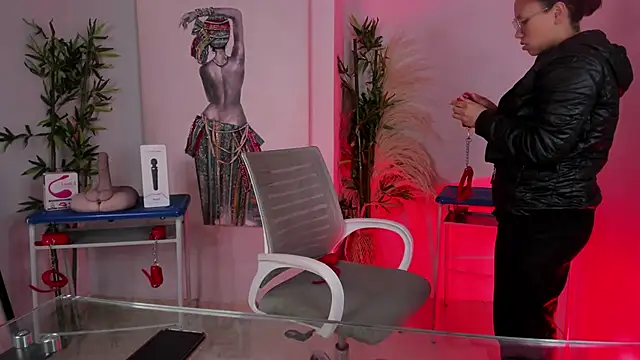 lilith-deveraux online show from 02/18/25, 12:17