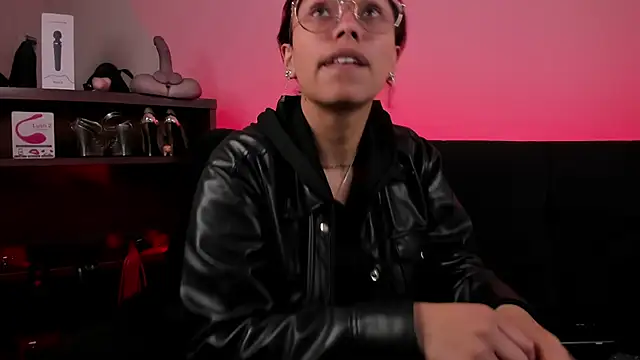 lilith-deveraux online show from 02/21/25, 12:28