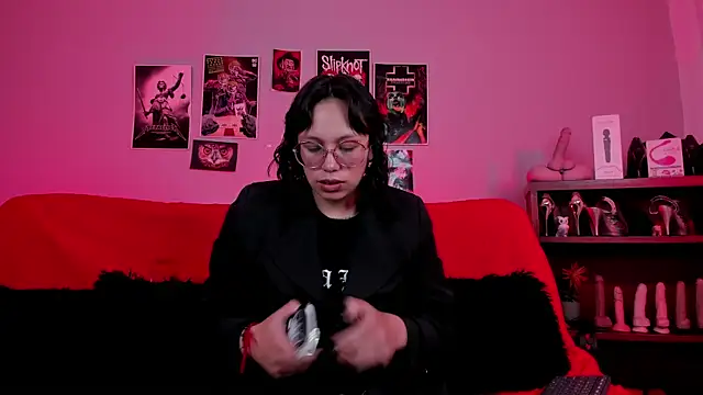 lilith-deveraux online show from 10/20/25, 02:17