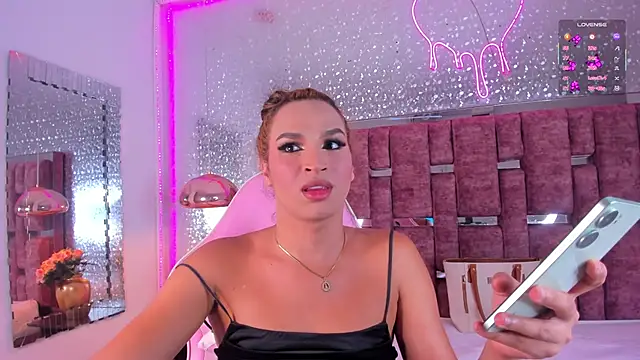 KylieVictoria online show from 11/05/25, 04:56