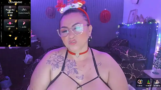 Snapshot of Ivonnee__ chatting on 12/18/24, 07:15 Ivonnee online show from 12/18/24, 07:15