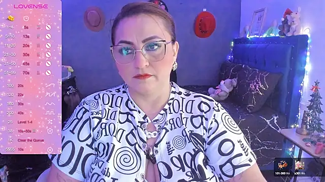 Snapshot of Ivonnee__ chatting on 01/05/25, 03:00 Ivonnee online show from 01/05/25, 03:00
