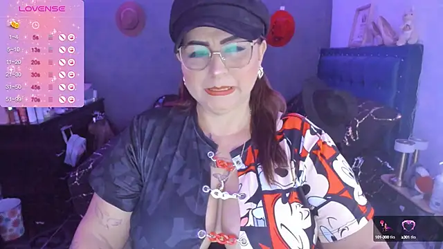 Snapshot of Ivonnee__ chatting on 01/08/25, 02:03 Ivonnee online show from 01/08/25, 02:03