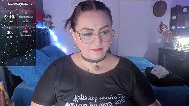 Snapshot of Ivonnee__ chatting on 01/30/25, 07:29 Ivonnee online show from 01/30/25, 07:29