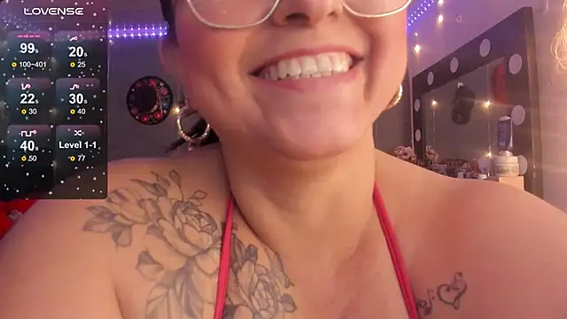 Snapshot of Ivonnee__ chatting on 02/28/25, 07:37 Ivonnee online show from 02/28/25, 07:37