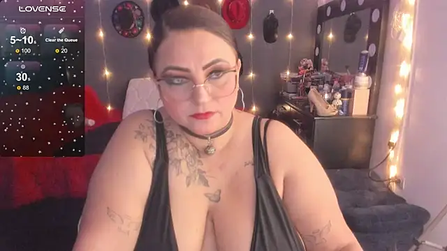 Snapshot of Ivonnee__ chatting on 03/14/25, 01:48 Ivonnee online show from 03/14/25, 01:48