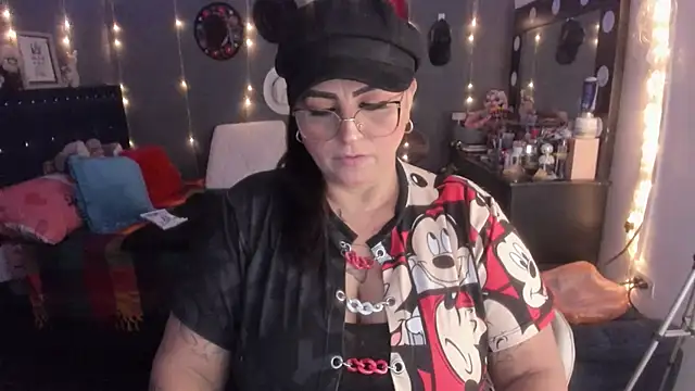Snapshot of Ivonnee__ chatting on 03/16/25, 03:47 Ivonnee online show from 03/16/25, 03:47