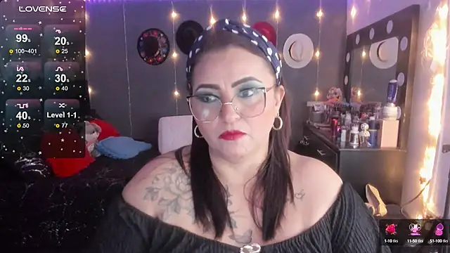 Snapshot of Ivonnee__ chatting on 03/23/25, 06:58 Ivonnee online show from 03/23/25, 06:58