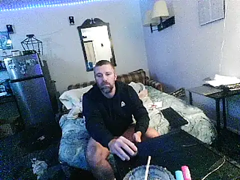 Snapshot of Cooperstone chatting on 12/07/24, 04:36 Cooperstone online show from 12/07/24, 04:36