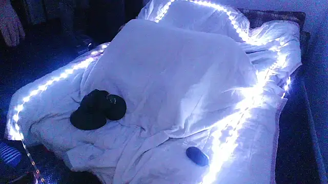 Snapshot of Cooperstone chatting on 12/10/24, 04:13 Cooperstone online show from 12/10/24, 04:13