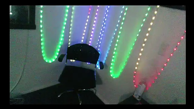 Snapshot of Cooperstone chatting on 12/20/24, 04:20 Cooperstone online show from 12/20/24, 04:20