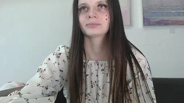 Snapshot of Effi_18 chatting on 02/17/25, 12:10 Effi 18 online show from 02/17/25, 12:10