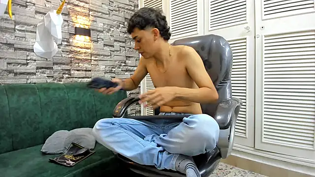 DamiBright online show from 10/09/25, 05:55