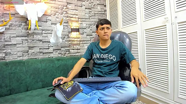 DamiBright online show from 11/20/25, 05:23