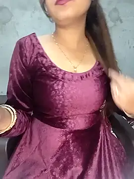 Snapshot of Shanaya_Hotty chatting on 01/18/25, 07:15 Shanaya Hotty online show from 01/18/25, 07:15