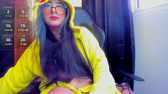 Snapshot of Alahia_Dangelo chatting on 01/10/25, 02:55 Alahia Dangelo online show from 01/10/25, 02:55