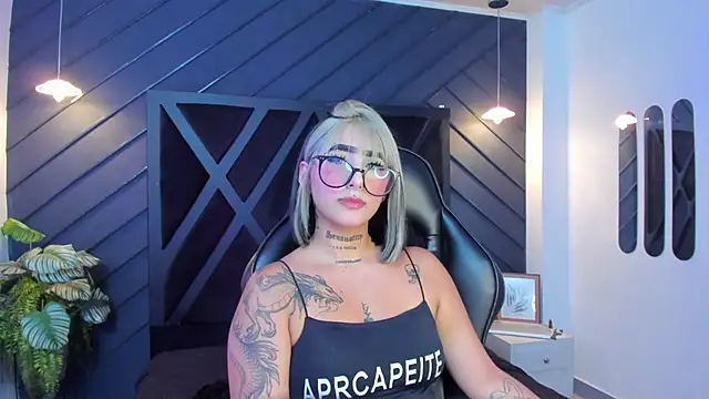 Snapshot of Alahia_Dangelo chatting on 09/09/25, 11:54 Alahia Dangelo online show from 09/09/25, 11:54