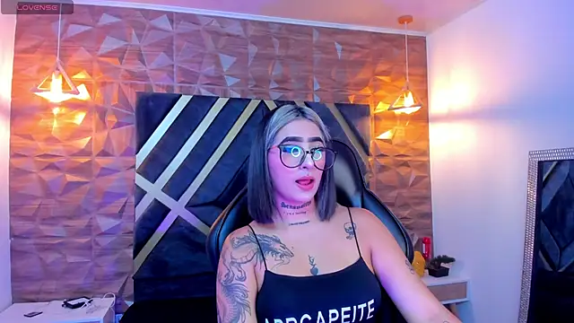 Snapshot of Alahia_Dangelo chatting on 10/07/25, 11:40 Alahia Dangelo online show from 10/07/25, 11:40