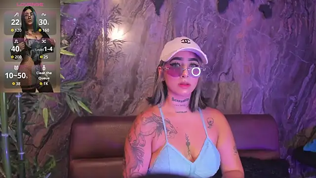 Snapshot of Alahia_Dangelo chatting on 10/22/25, 05:34 Alahia Dangelo online show from 10/22/25, 05:34