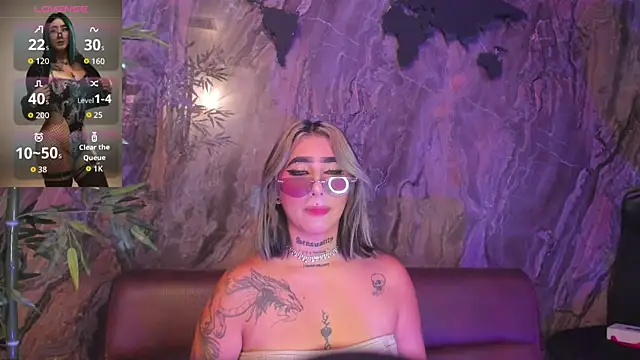 Snapshot of Alahia_Dangelo chatting on 10/23/25, 05:23 Alahia Dangelo online show from 10/23/25, 05:23