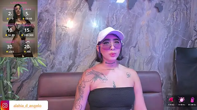 Snapshot of Alahia_Dangelo chatting on 11/19/25, 06:08 Alahia Dangelo online show from 11/19/25, 06:08