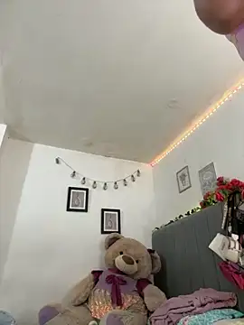 Snapshot of salomegalesoxxx chatting on 11/13/25, 01:59 salomegalesoxxx online show from 11/13/25, 01:59