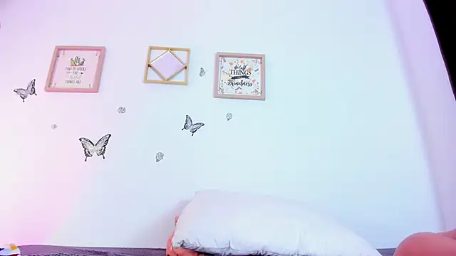 EmmaRogers online show from 11/13/25, 02:27