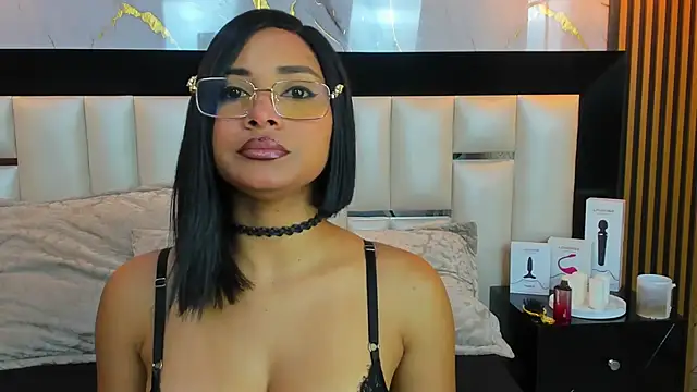 SofiaLaurents online show from 11/10/25, 12:04