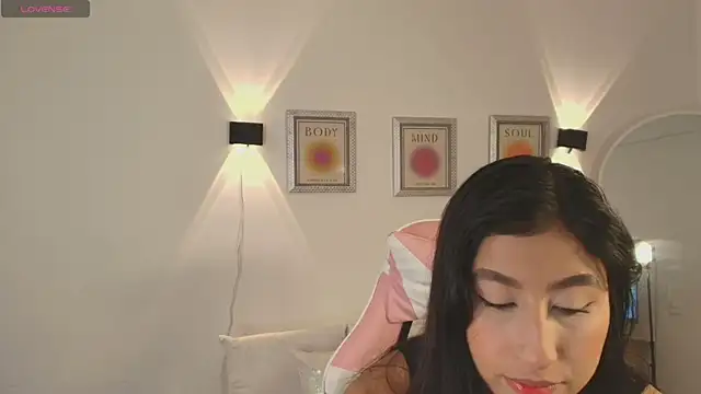 Snapshot of Sultrysusan chatting on 11/26/25, 11:39 Sultrysusan online show from 11/26/25, 11:39