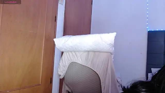 Snapshot of maraa_lee chatting on 01/21/25, 03:15 maraa lee online show from 01/21/25, 03:15