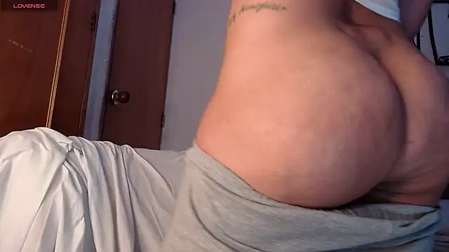Snapshot of maraa_lee chatting on 02/26/25, 12:49 maraa lee online show from 02/26/25, 12:49