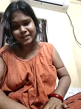 Snapshot of yoursweety09 chatting on 01/07/25, 06:45 yoursweety09 online show from 01/07/25, 06:45