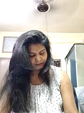 Snapshot of yoursweety09 chatting on 03/12/25, 01:51 yoursweety09 online show from 03/12/25, 01:51