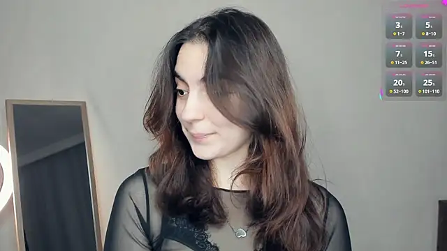 Snapshot of DracosMoon chatting on 10/18/25, 10:05 DracosMoon online show from 10/18/25, 10:05