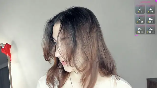 Snapshot of DracosMoon chatting on 10/19/25, 07:09 DracosMoon online show from 10/19/25, 07:09