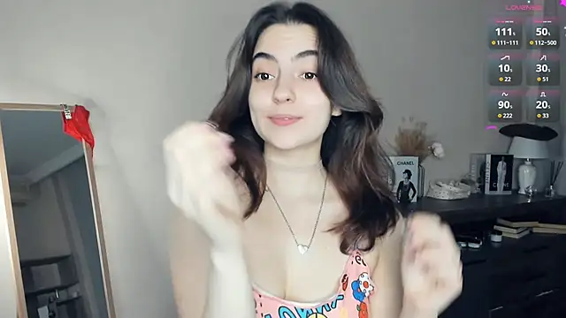 Snapshot of DracosMoon chatting on 10/21/25, 07:09 DracosMoon online show from 10/21/25, 07:09