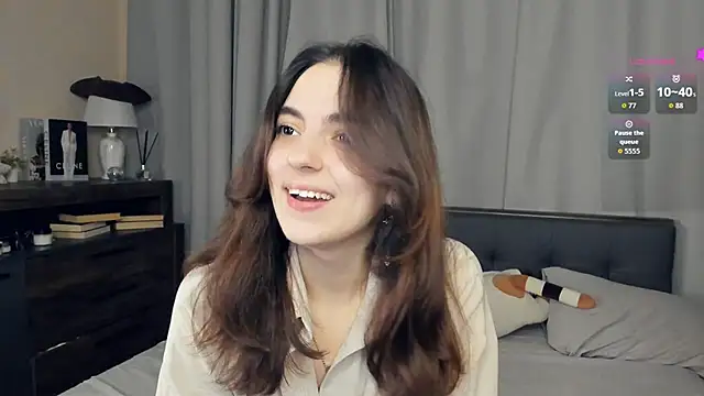 Snapshot of DracosMoon chatting on 10/23/25, 07:07 DracosMoon online show from 10/23/25, 07:07