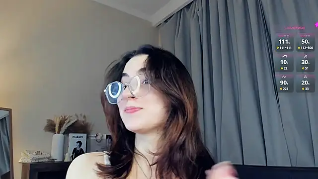 Snapshot of DracosMoon chatting on 11/07/25, 07:08 DracosMoon online show from 11/07/25, 07:08