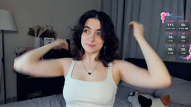 Snapshot of DracosMoon chatting on 11/16/25, 07:03 DracosMoon online show from 11/16/25, 07:03