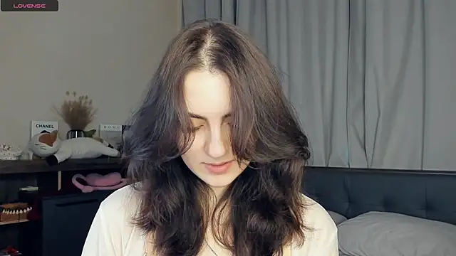 Snapshot of DracosMoon chatting on 11/28/25, 07:11 DracosMoon online show from 11/28/25, 07:11