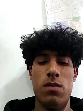 Snapshot of alexander32r chatting on 09/16/25, 08:21 alexander32r online show from 09/16/25, 08:21