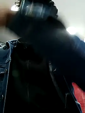 Snapshot of alexander32r chatting on 09/19/25, 02:51 alexander32r online show from 09/19/25, 02:51