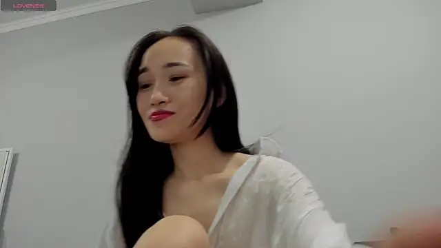 aenie online show from 12/30/24, 10:10