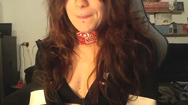 Snapshot of complicata_mente chatting on 12/23/24, 09:29 complicata mente online show from 12/23/24, 09:29