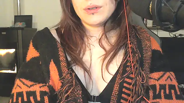 Snapshot of complicata_mente chatting on 03/06/25, 10:36 complicata mente online show from 03/06/25, 10:36