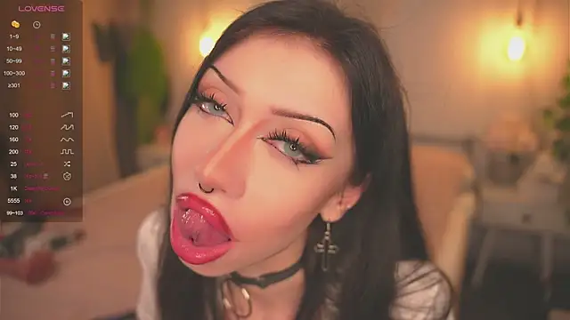 Devilsss toy online show from 10/20/25, 04:07