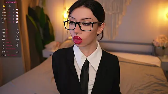 Devilsss toy online show from 11/18/25, 04:00